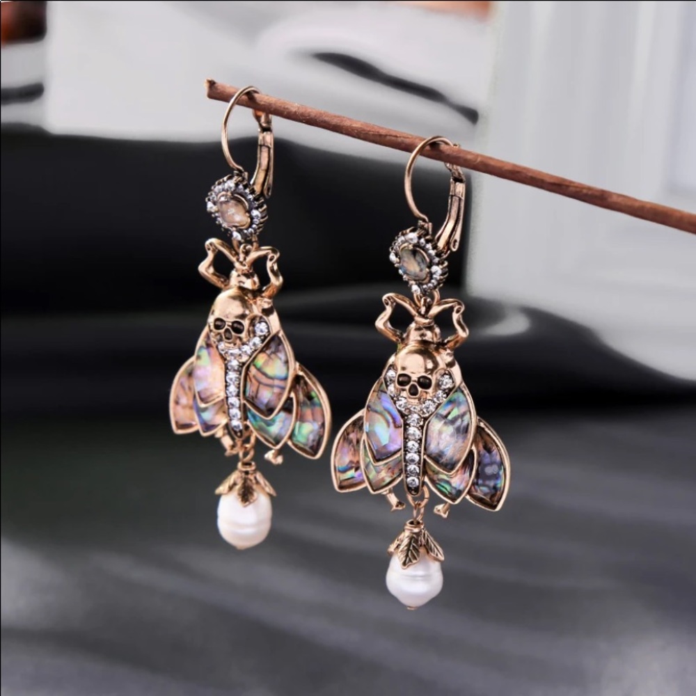 Insect Earrings - Picture 3 of 4